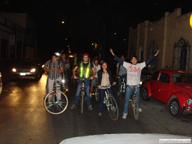 ¡A pedalear Tigre-bicis! El grupo partió de Colegio Civil